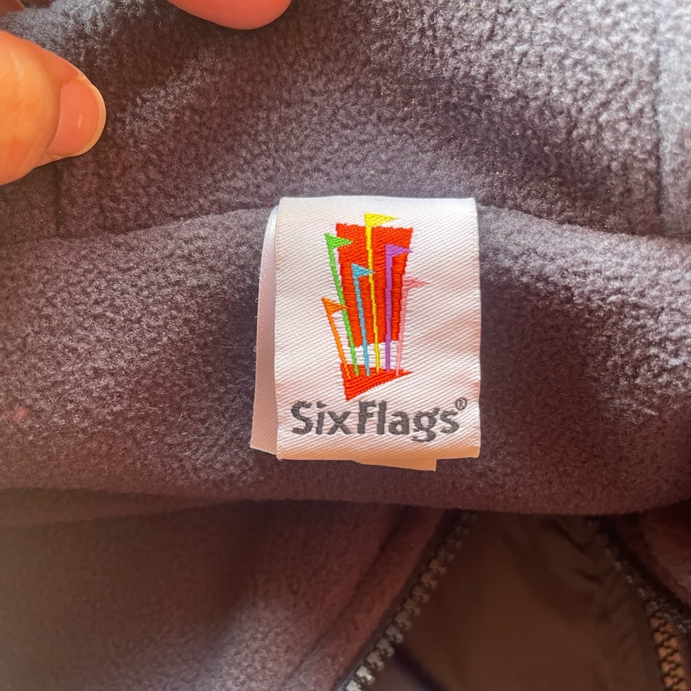 Six Flags - image 4